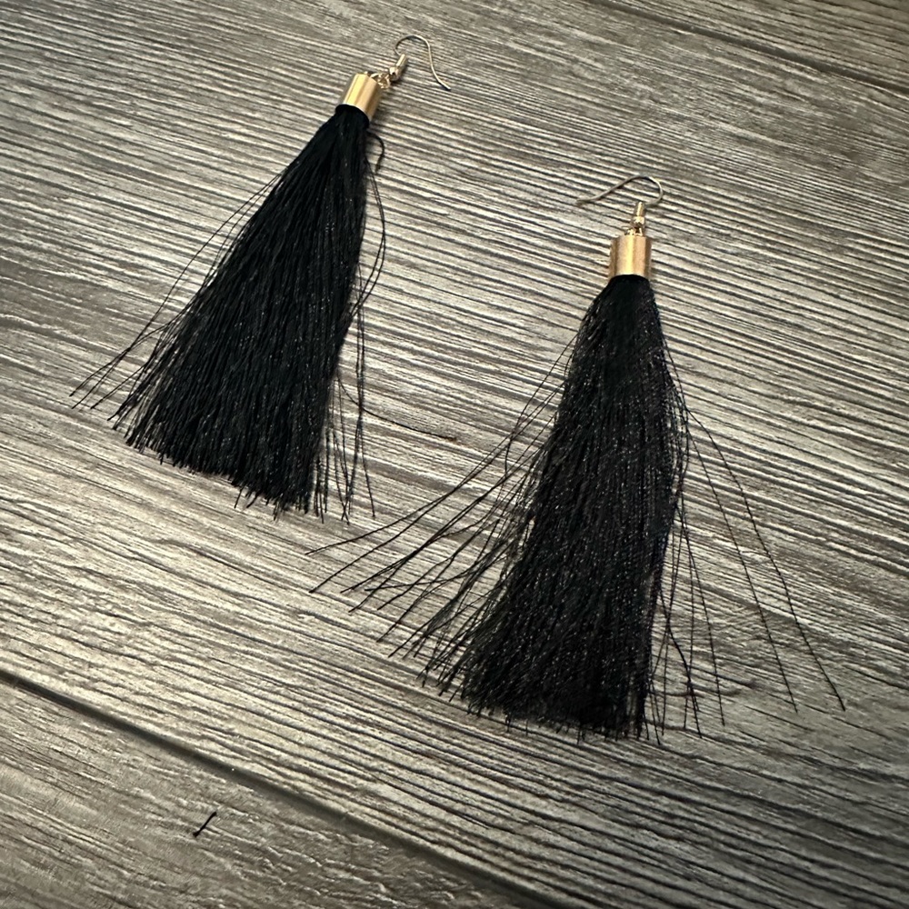 Long fringe tassel earrings Black
